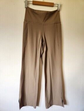 Athleta Transcend Stash Crop Straight Leg Pants Tan Rustic Brown Yoga Athleisure